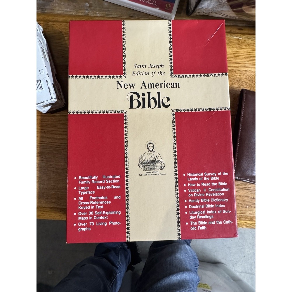 The New American Bible St. Joseph Edition Large Type‎ Catholic Illustrated BOXED